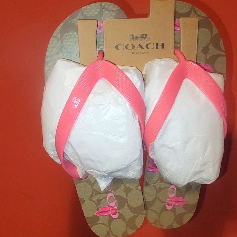 Coach Womens Flip Flops SIZE 8 (💋 print)
